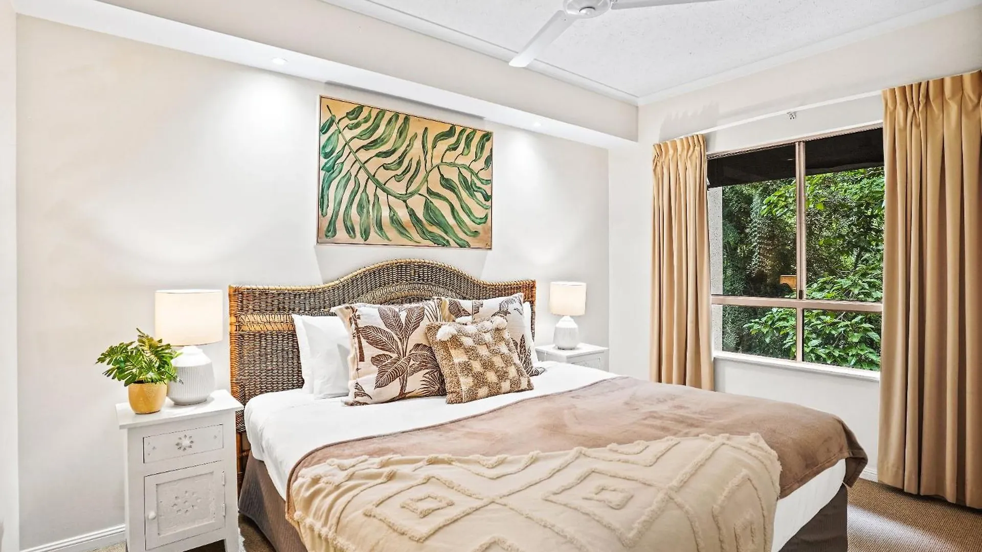 Lavender Lakes - Resort Style Living Cairns Apartment