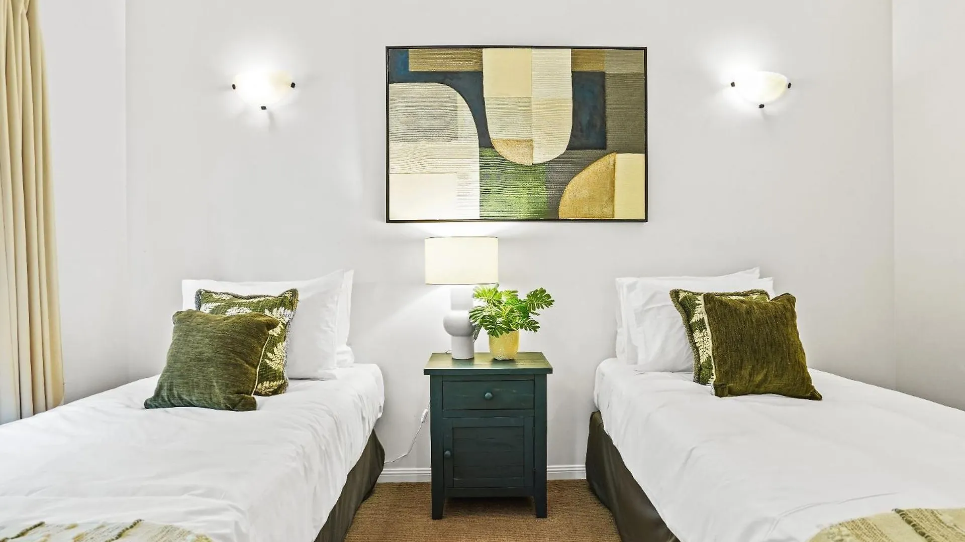 Apartment Lavender Lakes - Resort Style Living Cairns Australia